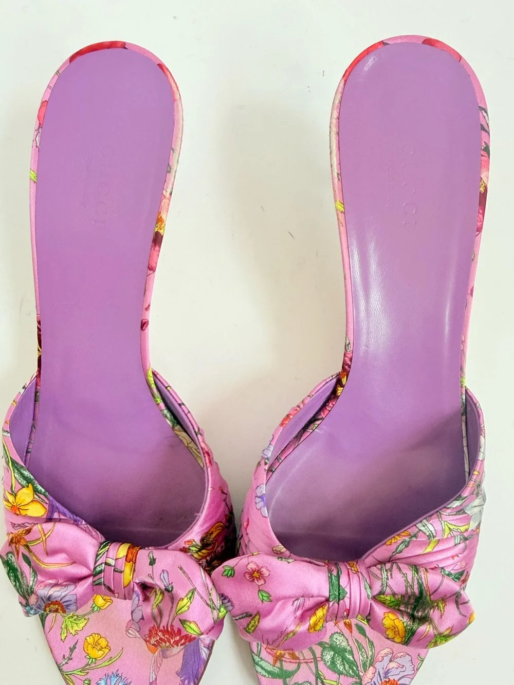 Gucci Flora Satin Bow Mule Heels Pink Cyclamen Floral Sandals US 9 Vintage Y2K - Picture 4 of 13